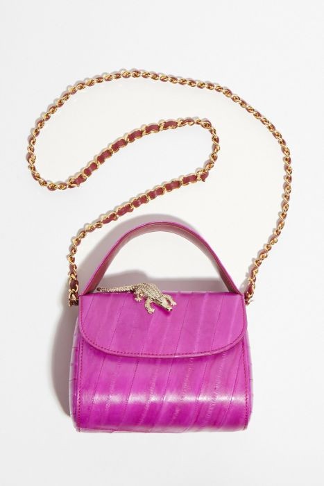 Les petites annonces d’Amélie Pichard proposent d’acheter et de vendre sacs et chaussures. 