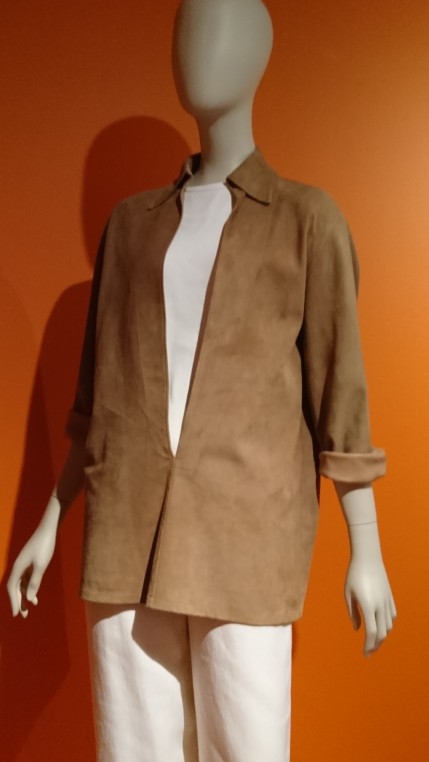 La vareuse est un vêtement emblématique de Margiela chez Hermès.